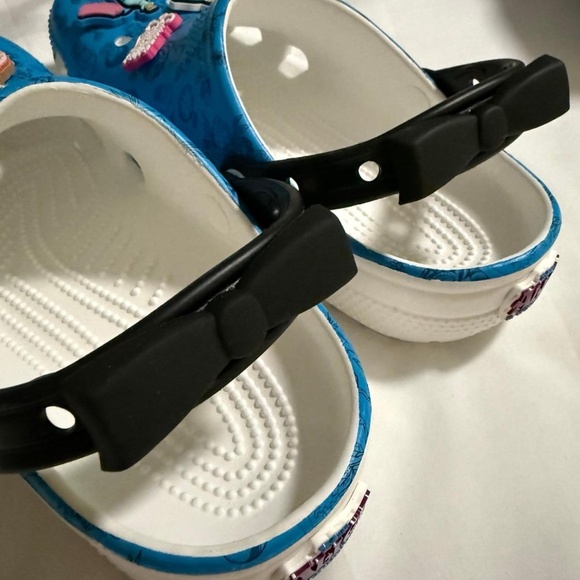 Crocs Disney Alice in Wonderland - Women’s 8 - Picture 4 of 4